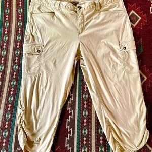 Eddie Bauer Light Tan Hiking Capris, size 16.